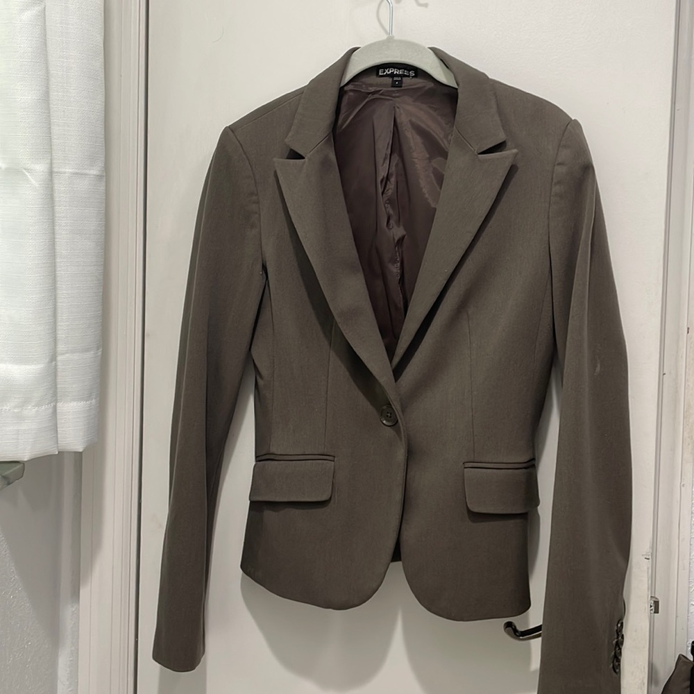 Express suit jacket blazer in tan size 4